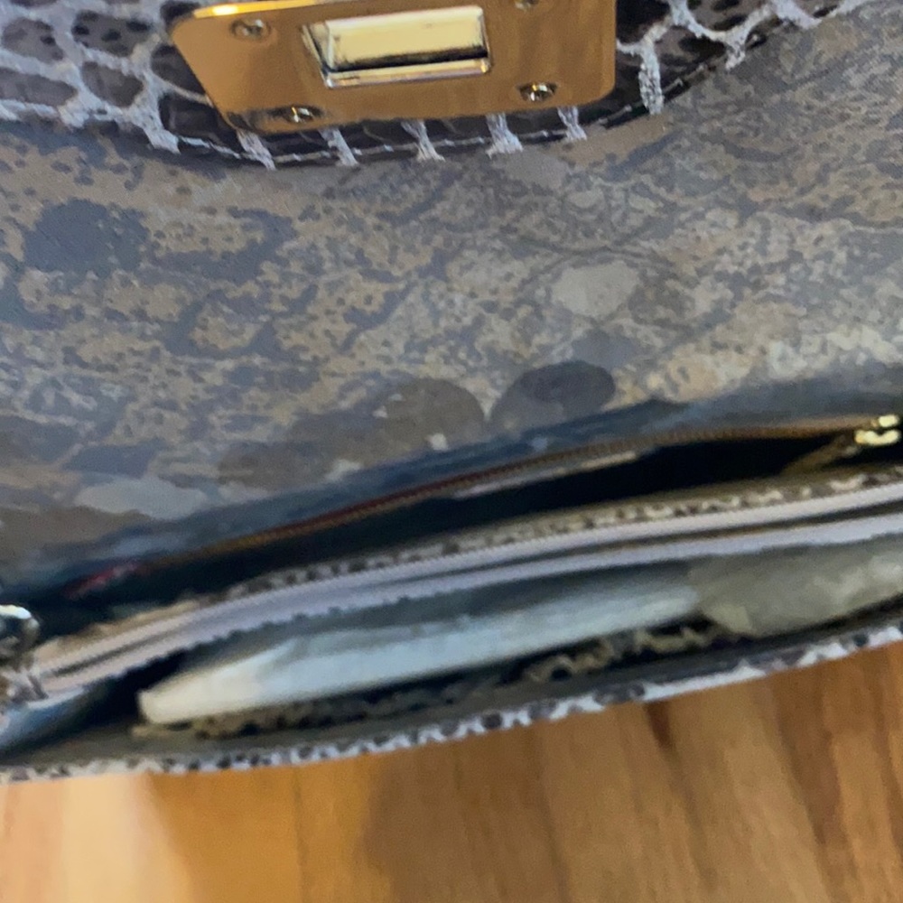 Handbag - Picture 4 of 6